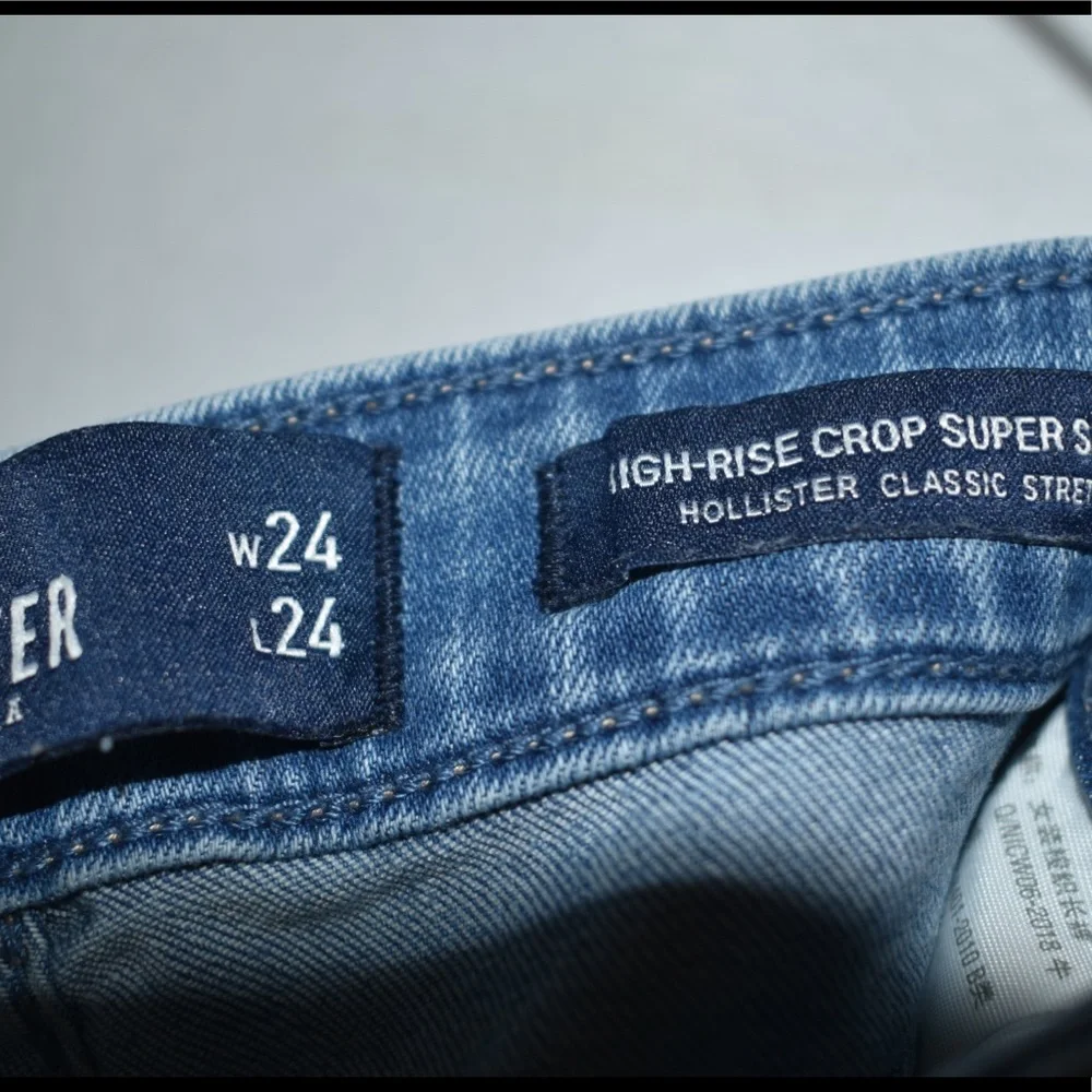 HOLLISTER HIGH RISE SUPER STRETCH JEANS - Picture 5 of 6